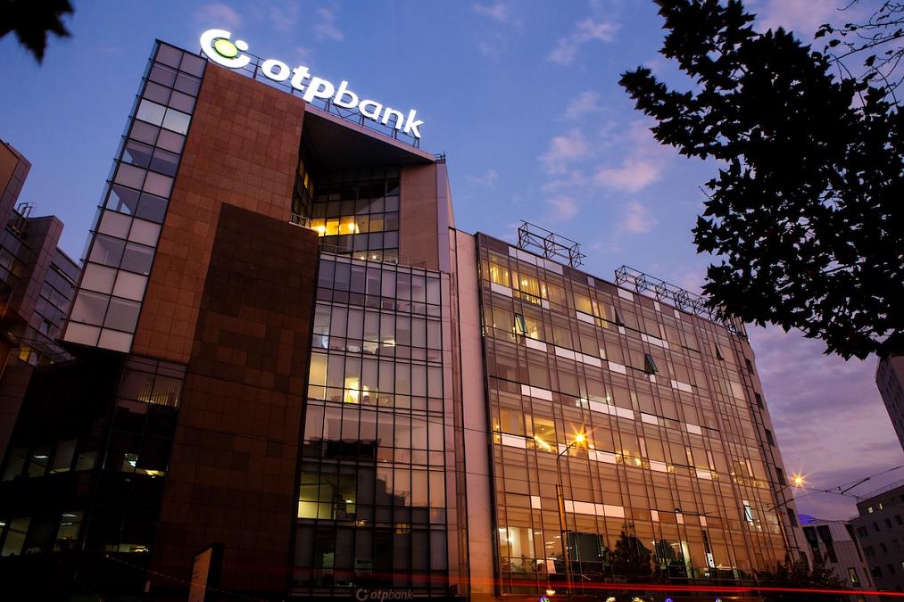 Ender Turing Gen AI speech analytics for OTP Bank Call Center